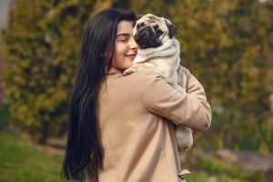 melhores e piores cachorros para apartamento- PUG